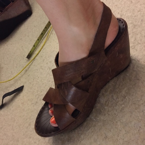 🌻 BORN Brown Leather Wedges - Picture 6 of 6